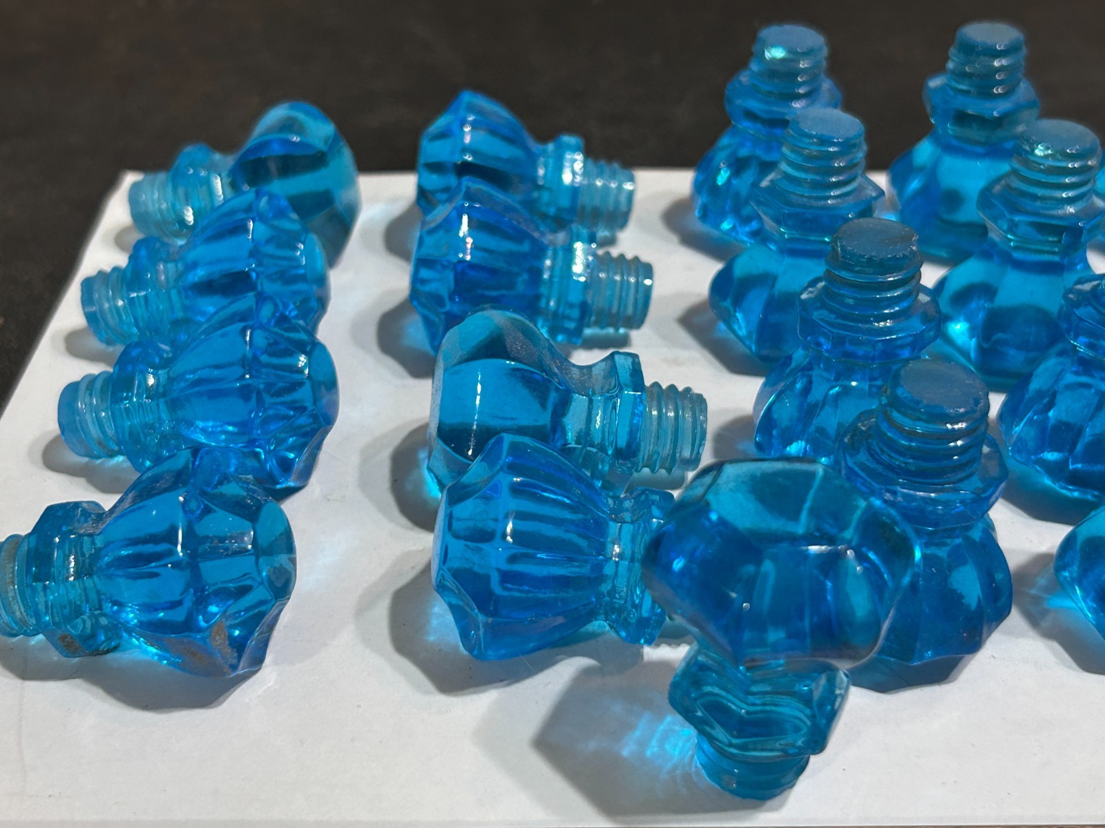 25 BEAUTIFUL ANTIQUE THREADED BLUE GLASS CABINET DOOR DRAWER PULLS KNOBS