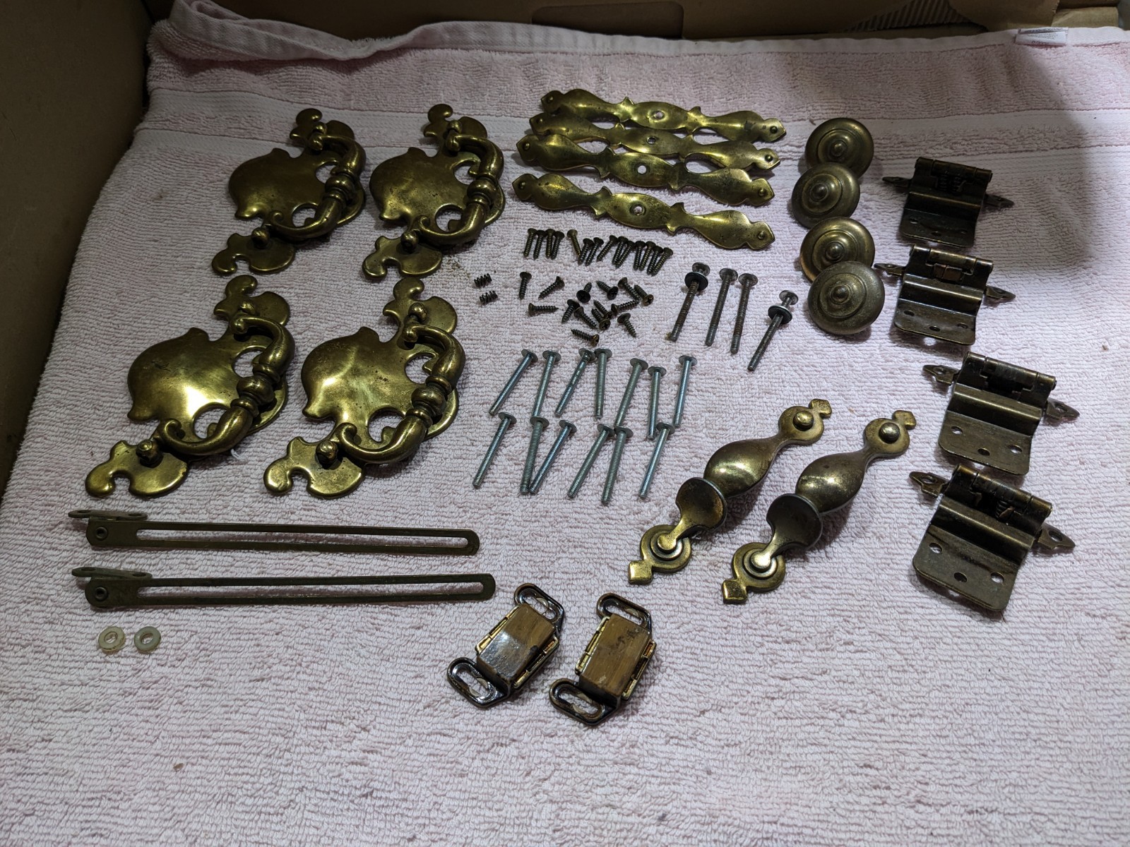 Lot Of KBC Keeler Brass Company Drawer Pulls/Knobs