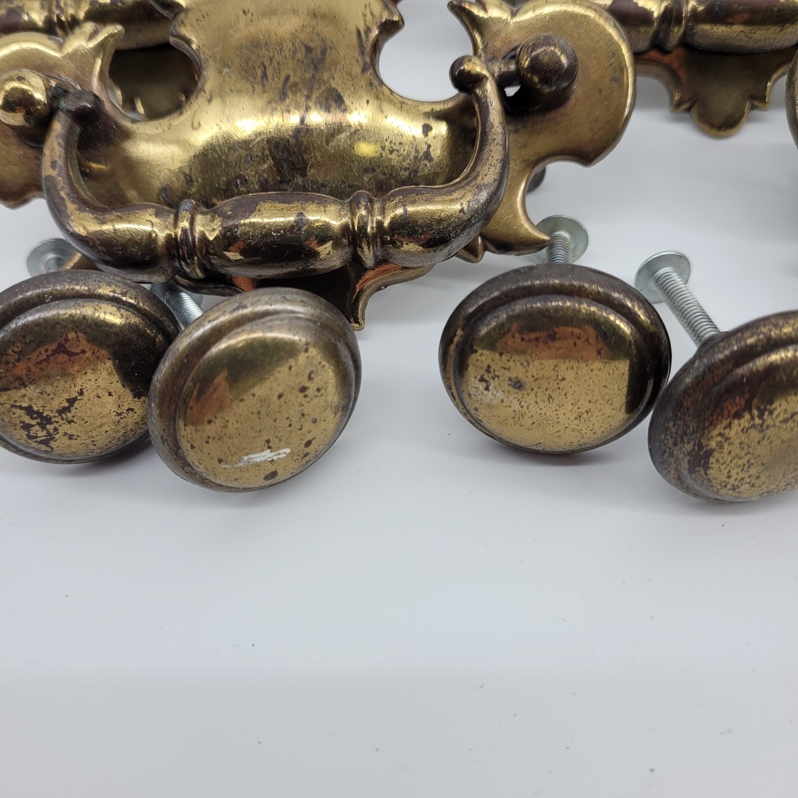 Vintage 1985 Brass Batwing Drawer Pulls and Knobs Set of 16 Chippendale 3″ Hole