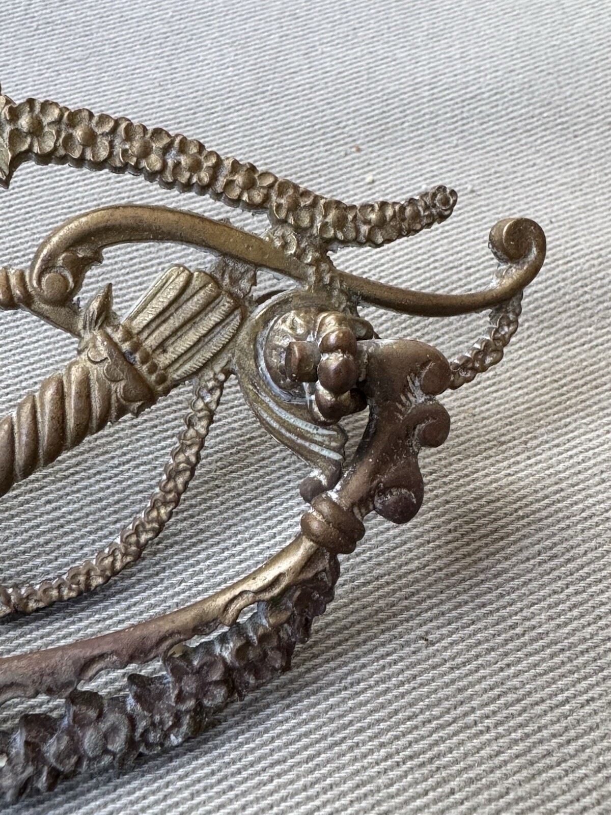 Antique Ornate Floral Pattern Bronze Tone Metal Drawer Pull