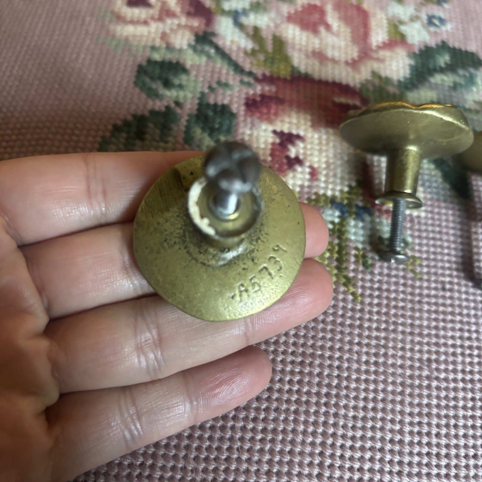 Vintage 60s Brass Ornate Drawer Pulls Floral Cabinet Knobs Round Set of 3 A5739