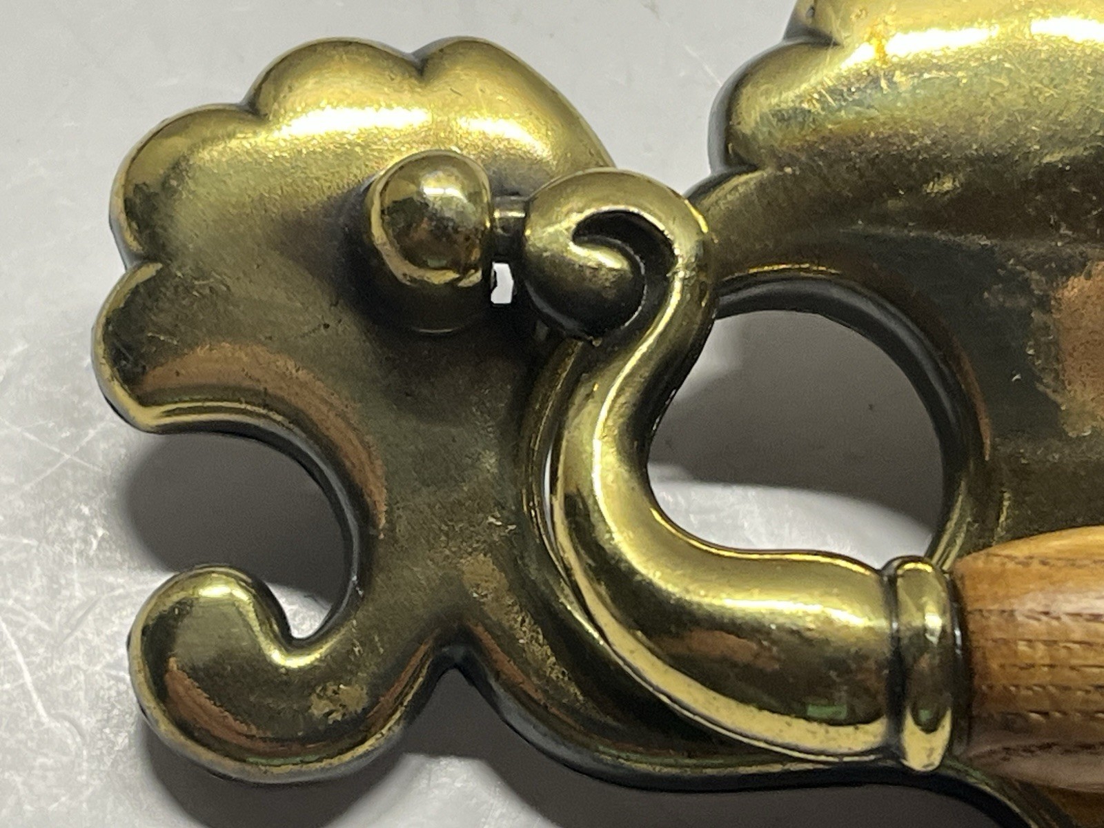 Vintage Lot (8) NOS KBC#19123 Brass Plated & Wood Batwing Drop Bail Pulls