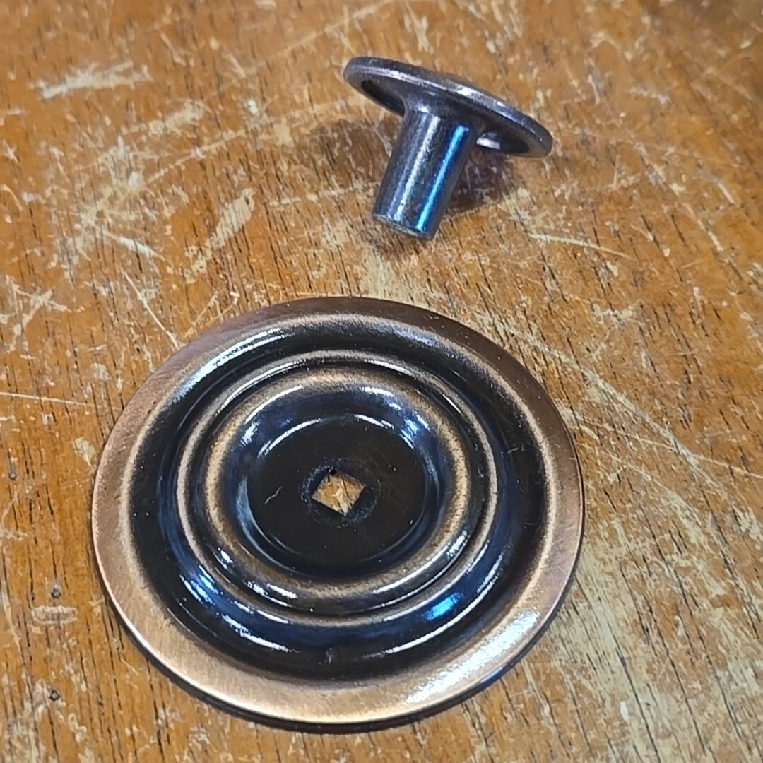 MCM Round Antique Copper Plate w/Cabinet Pull Knob Ruth Richmond / Weiser 1960s