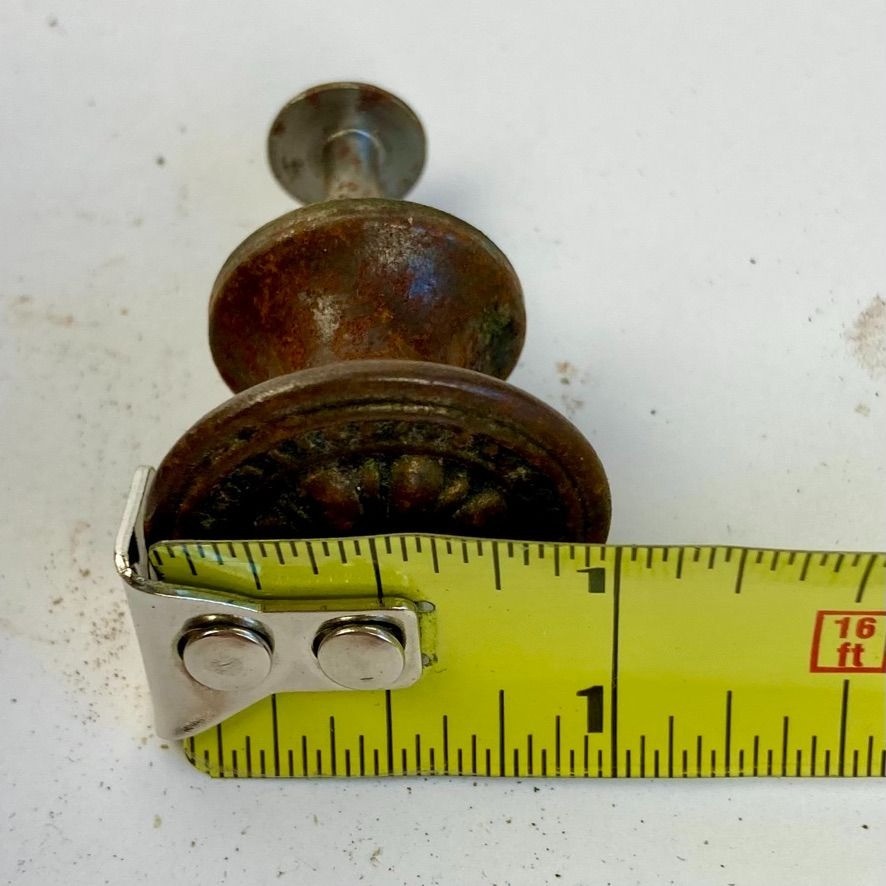 Lot 3 Antique Brass/Bronze 1″ Drawer Pulls Knobs Floral Design Vintage ORIGINAL