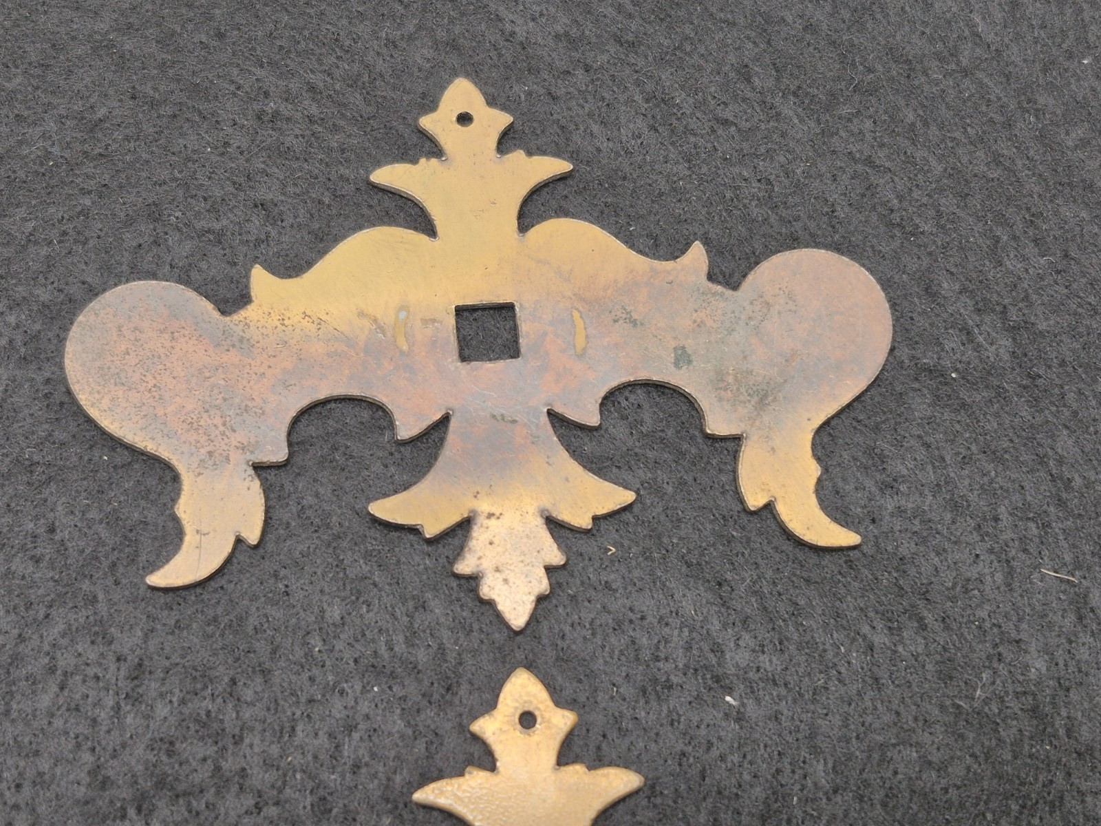 Antique Chippendale Colonial Drawer Cabinet Pull Back Plate Furniture Hardware
