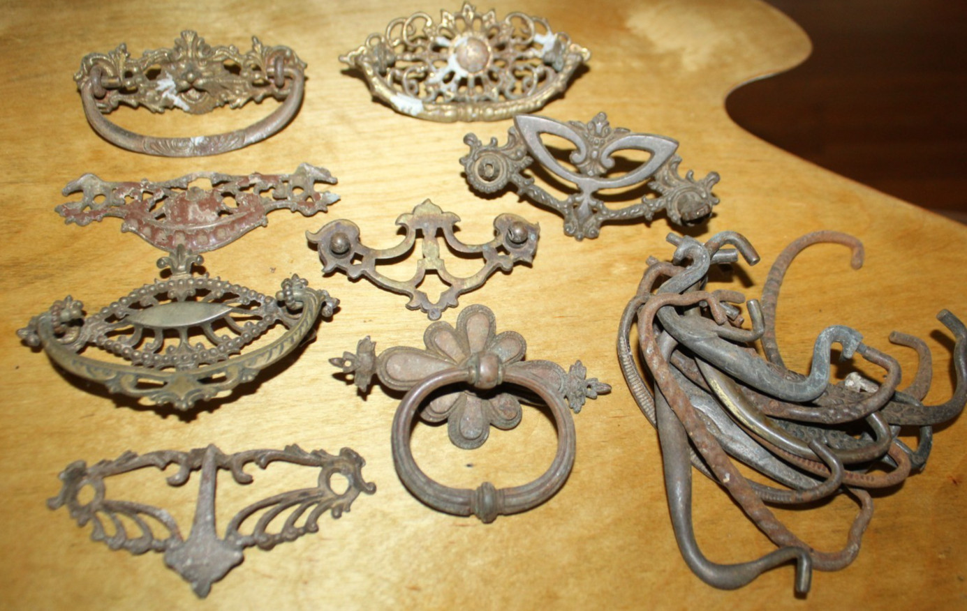 Antique & Vintage Metal Hardware Lot Drawer Pulls & Bails as is Arts & Crafts
