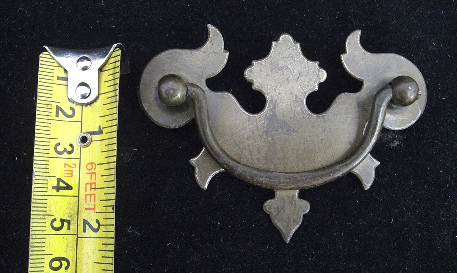 10 CHIPPENDALE STYLE BATWING BRASS TONED DRAWER PULLS in GOOD CONDITION