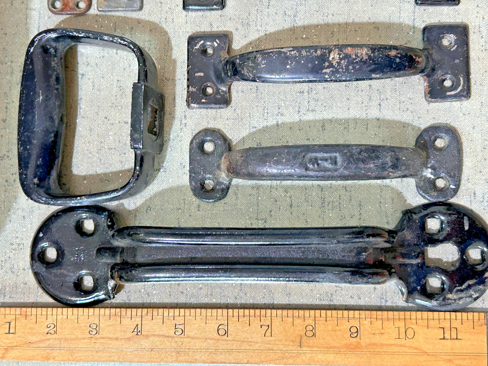 Lot Vintage Rustic Steel Metal Hardware Assorted Drawer Pull Large Small Handles