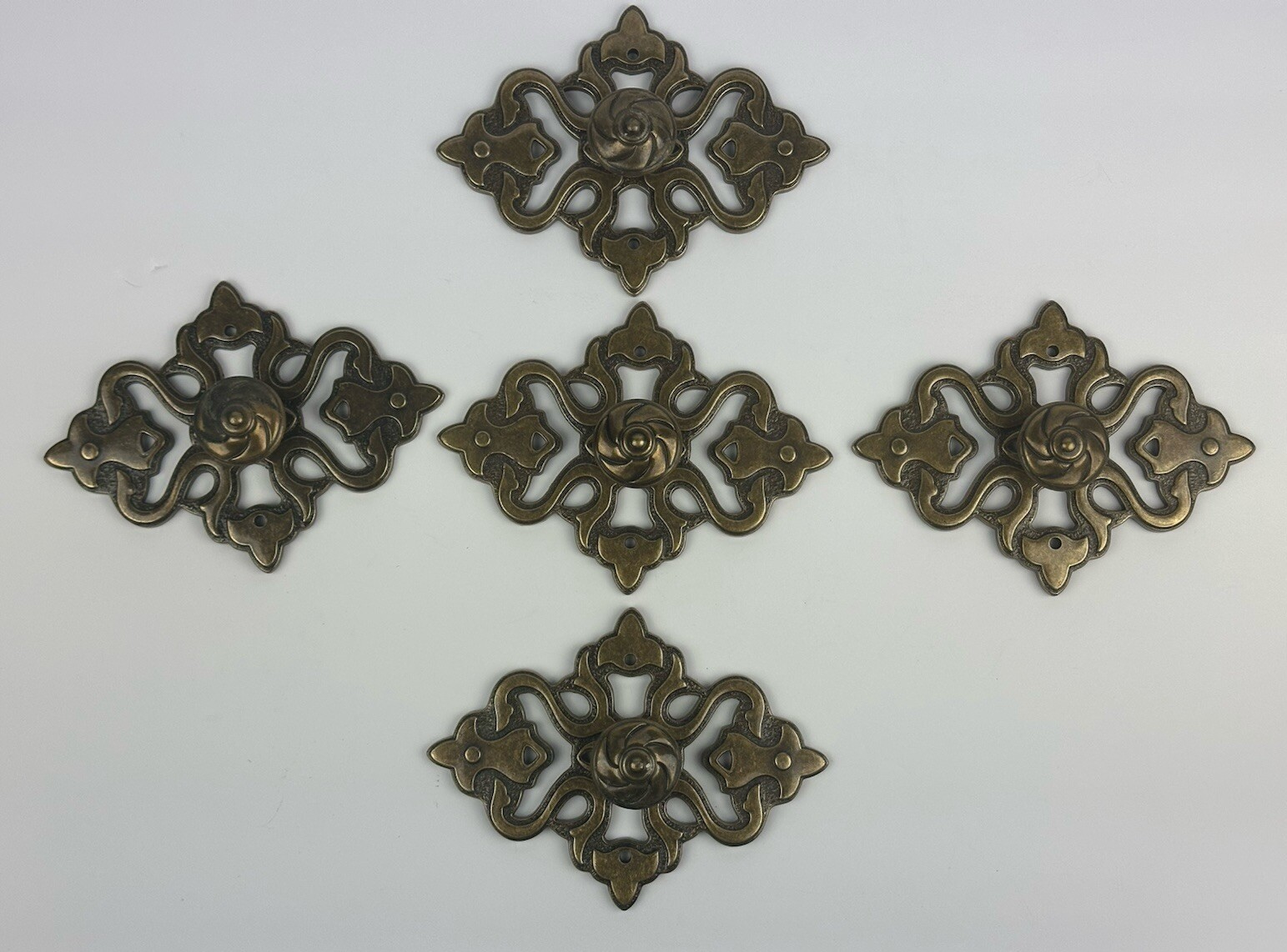 Set Of 5 Ajax Hardware Esperanto Brass Cabinet Drawer Fixture 6″ Backplate Knob