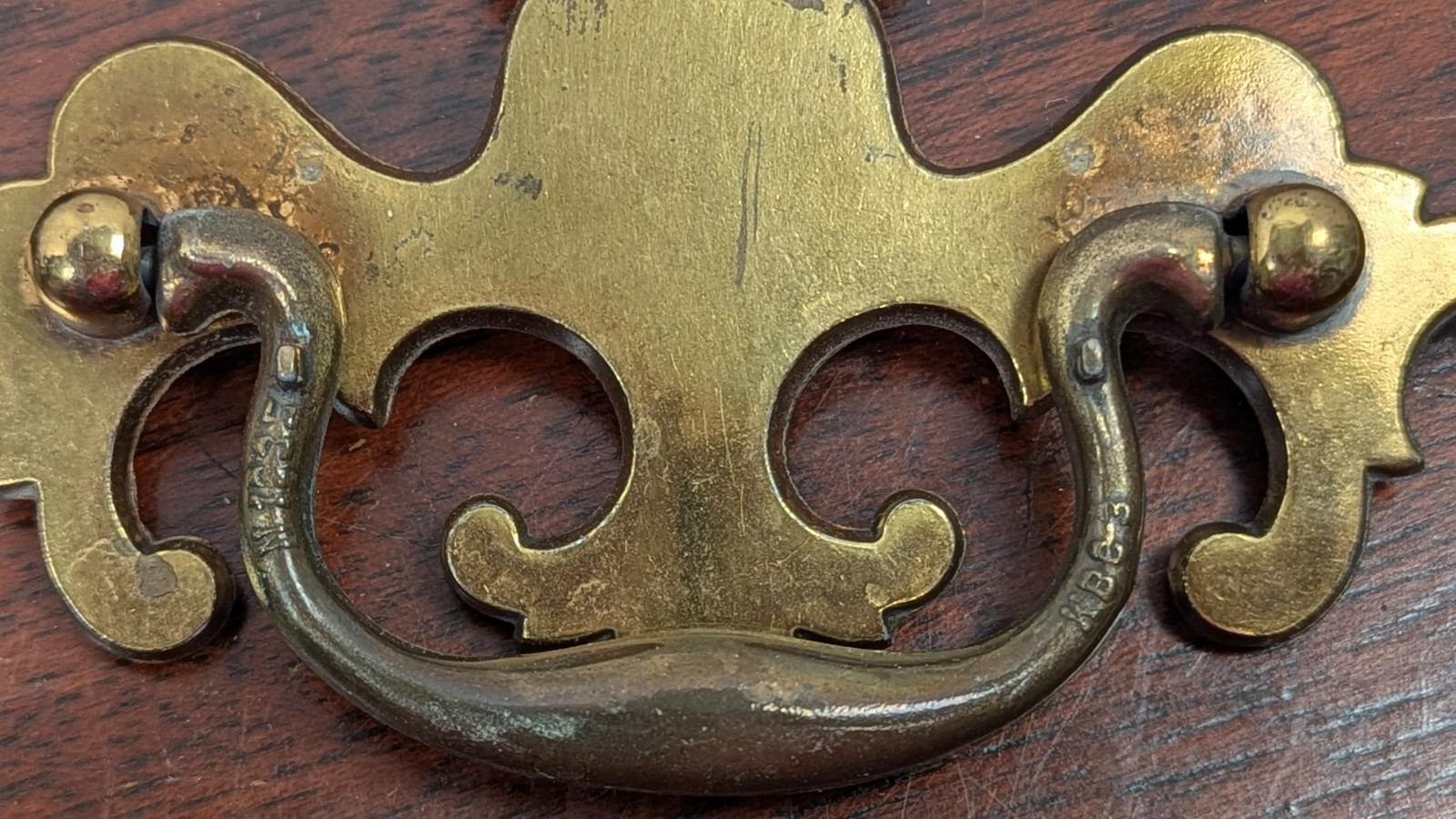 Vintage KBC 1 N19560 Brass Chippendale Batwing Drawer Pull Bail Handle 3″ Back