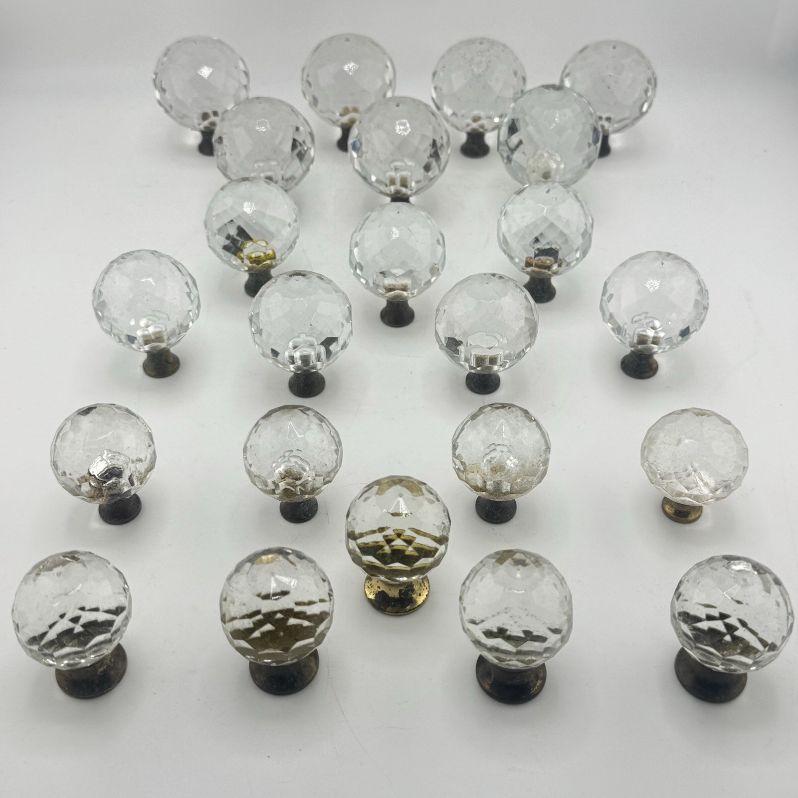 Lot 23 VTG 1930’s Faceted Glass Crystal Drawer Pulls Brass Cabinet Knobs 3 Sizes