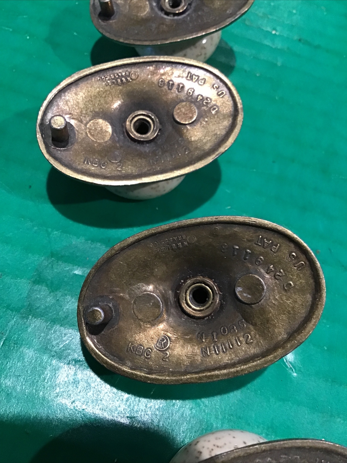 Lot of 4 Keeler Brass N1085 Oatmeal Porcelain Pull Knob Raised Oval Backplate