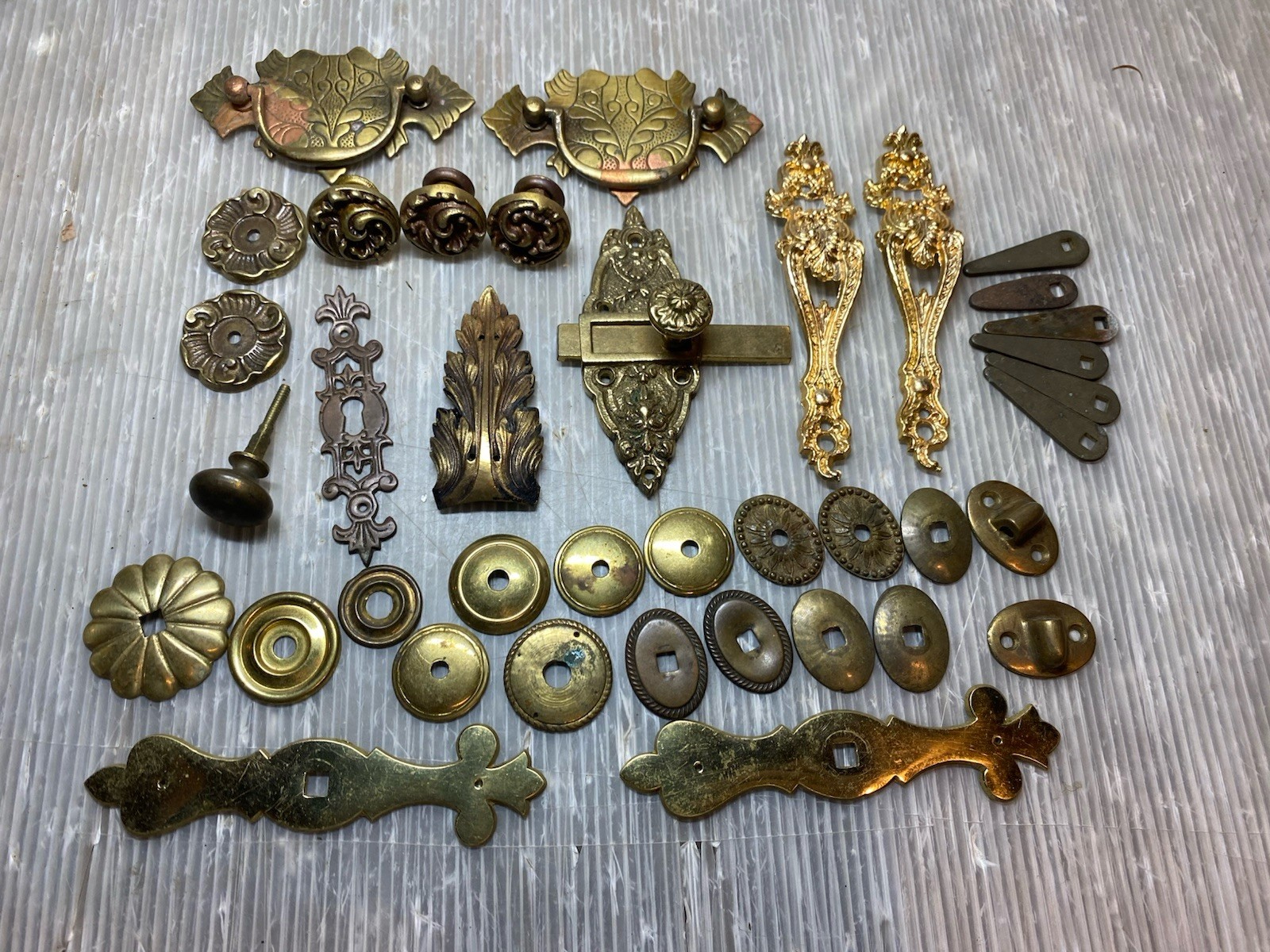 Vintage To Antique Mixed Miscellaneous Hardware Lot