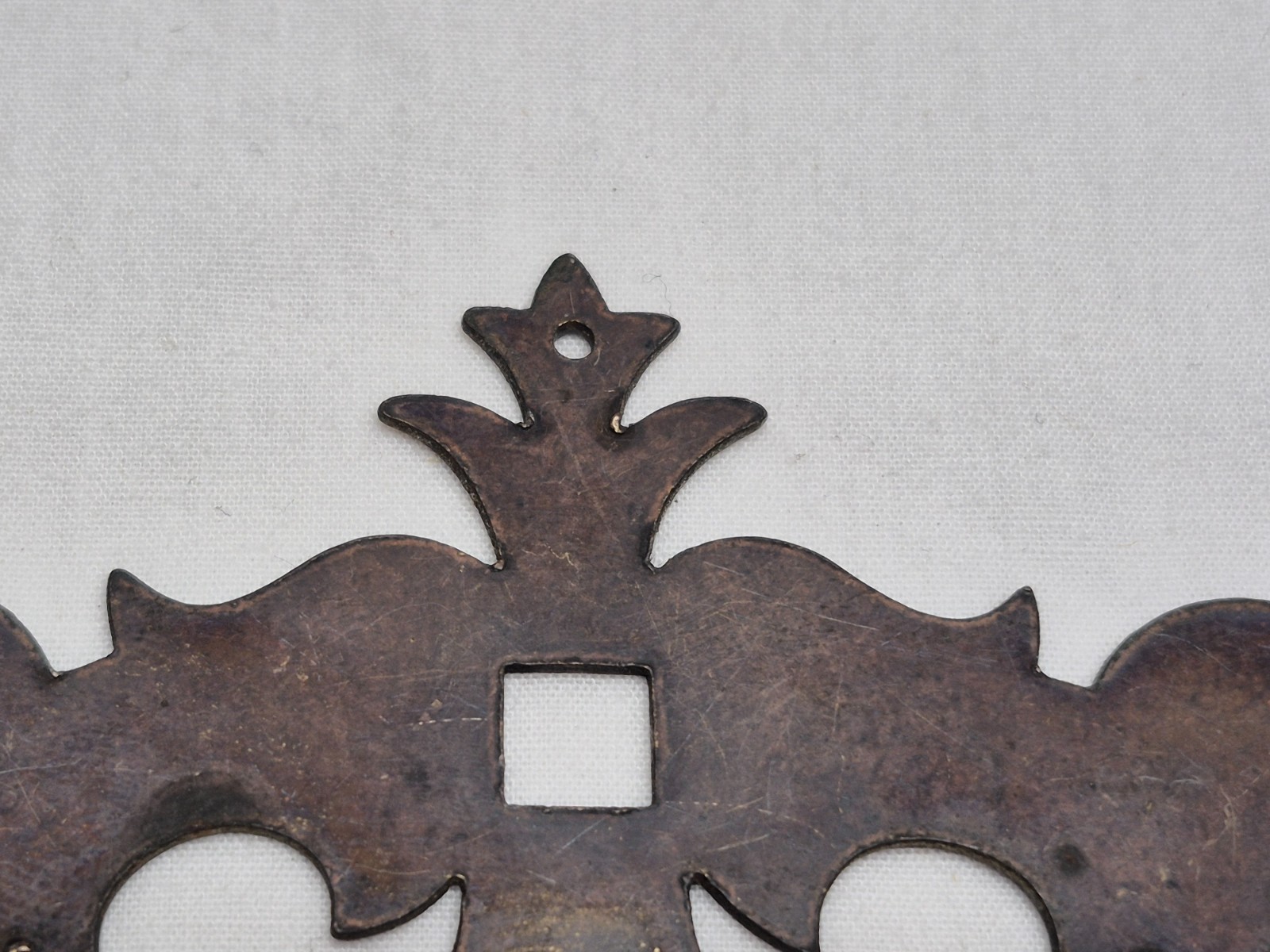 Antique Chippendale Colonial Drawer Cabinet Pull Back Plate Furniture Hardware