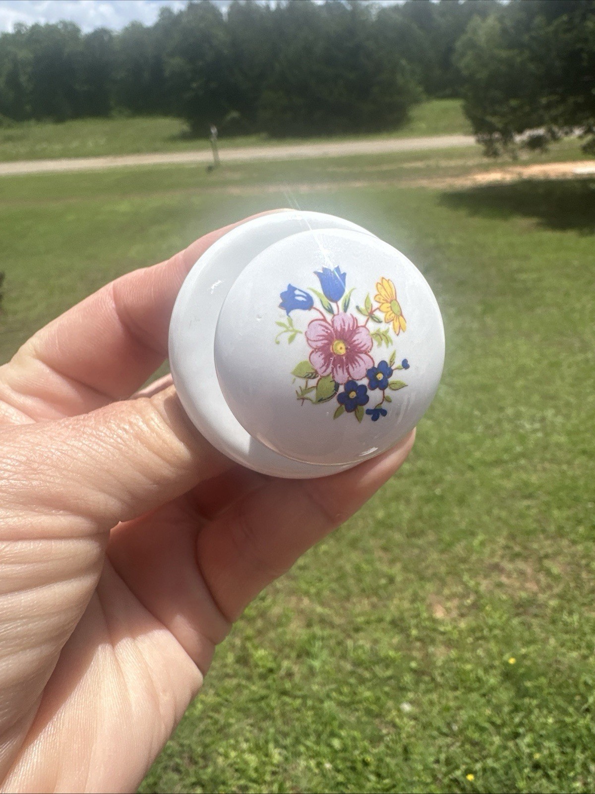 Vtg Ceramic Flower Bouquet Pink Blue Drawer Pulls Backs Cabinet Knobs Set Of 16