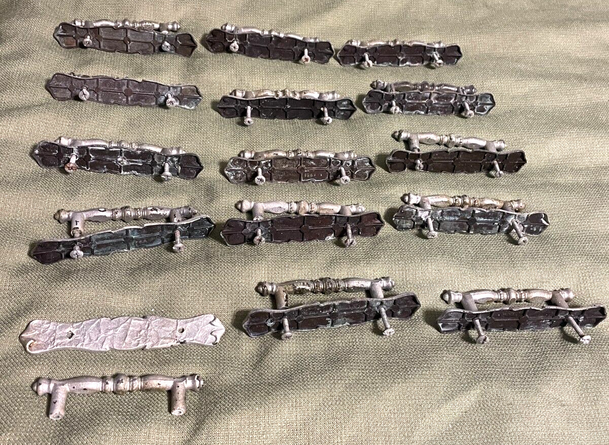 vintage 1971 (LOT OF 15) AMEROCK “CARRIAGE HOUSE” BRASS DRAWER PULLS 176A-1 rare