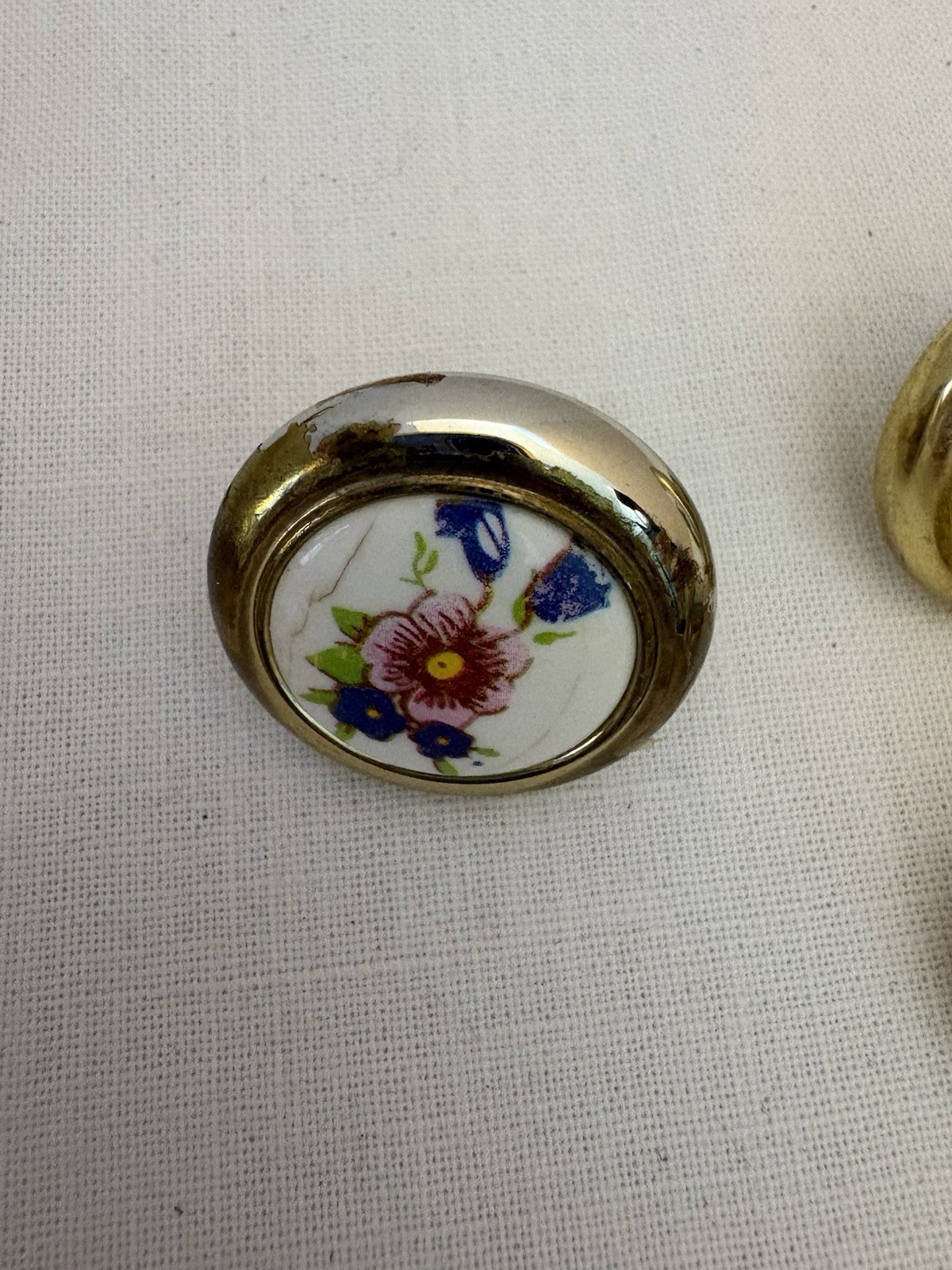 Amerock Brass and Porcelain Pink Blue Flower Drawer Knobs Set Of 30