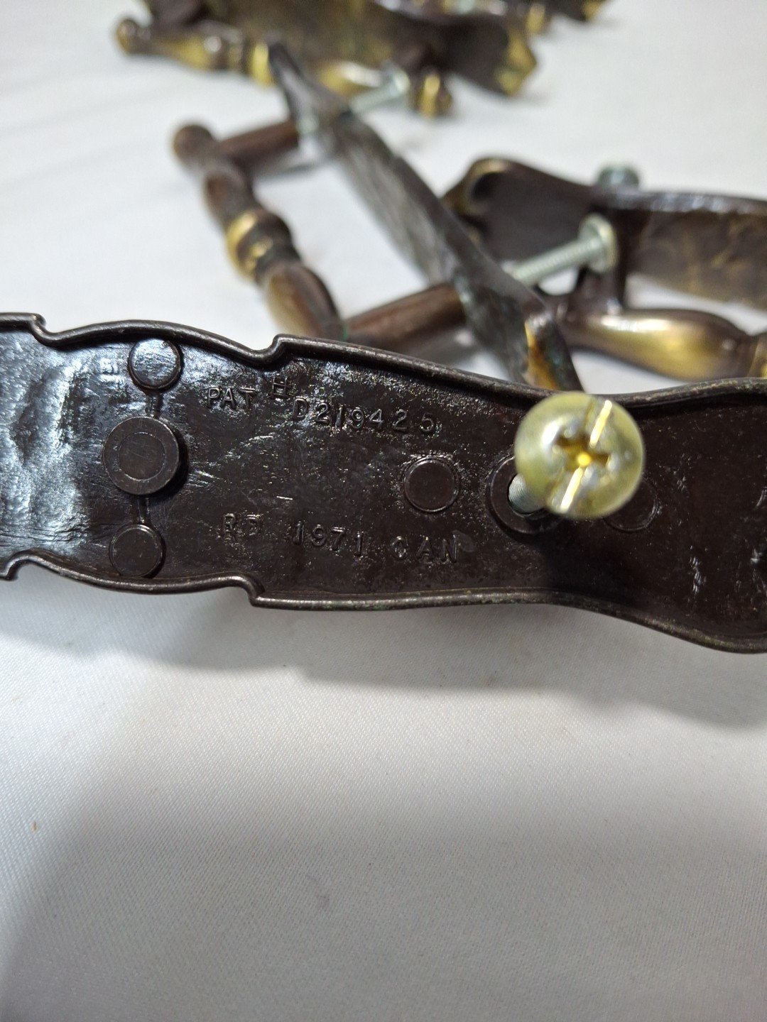 5 Vtg 1971 Amerock Hammered Brass Drawer Pull Handle, Carriage House Backplates