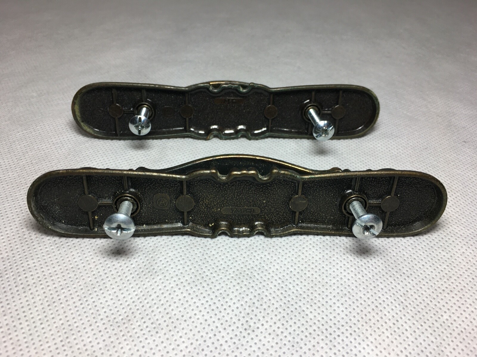 Vintage Brass Drawer Pull Handles Lot of 4 & Everbilt Door Pull Black Enamel
