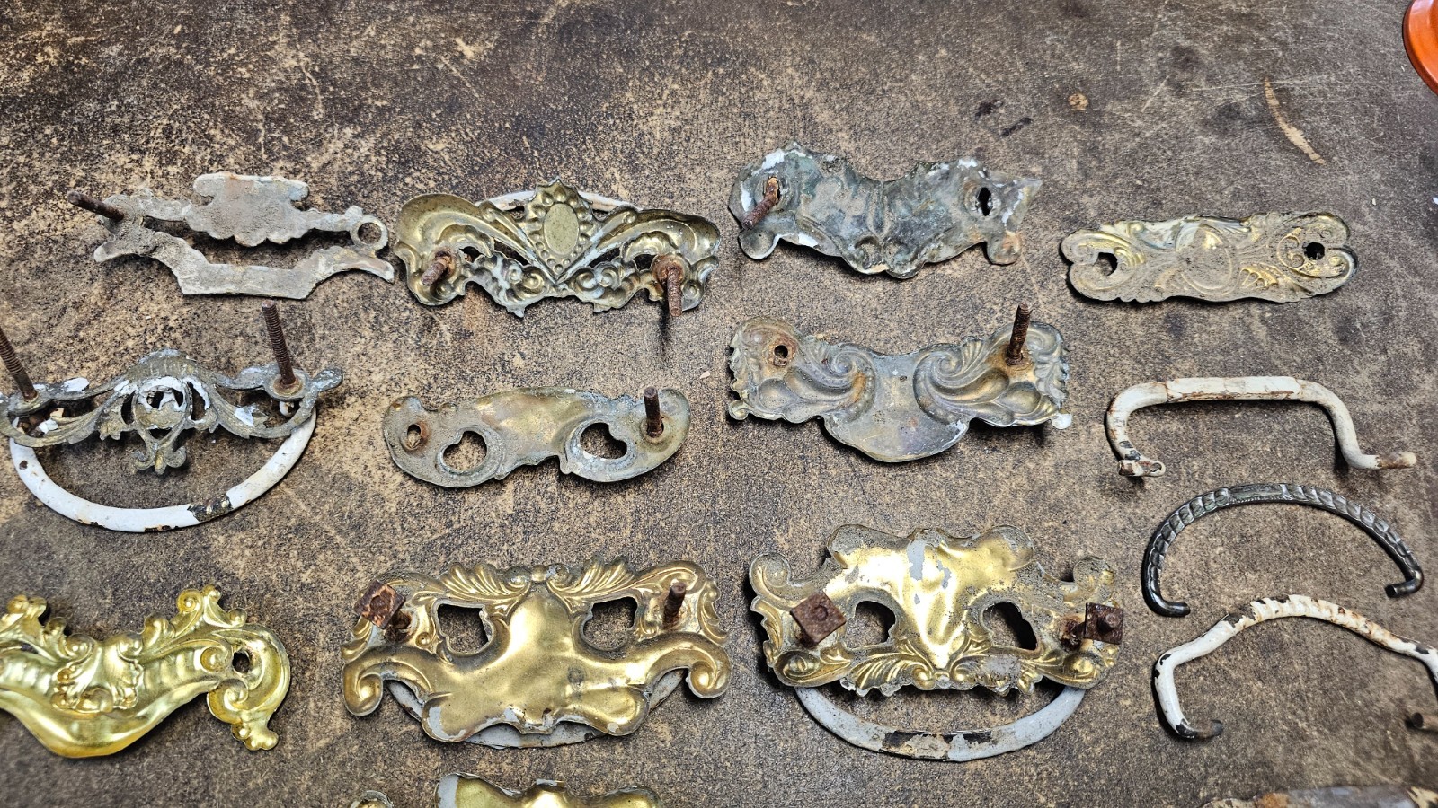 Lot 33 Antique Vintage Brass / metal Drawer Bail Pull Handles Mismatched