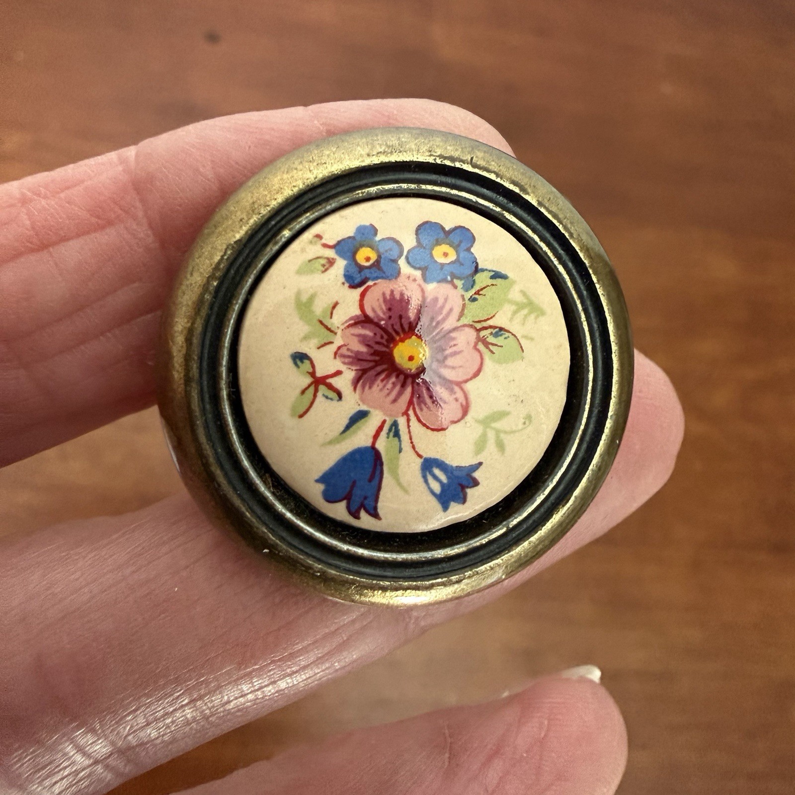 6 Vintage Amerock Brass & Porcelain Pink Blue Floral Drawer Pulls Cabinet Knobs