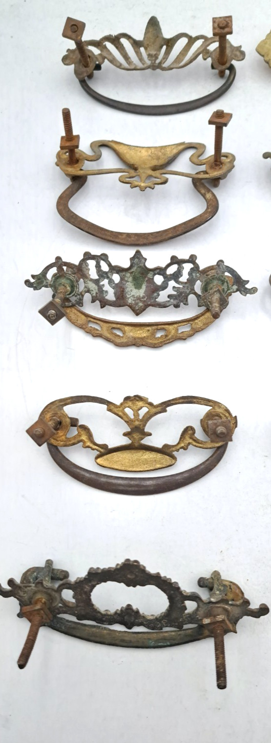 Lot of Mixed Antique/Vintage Hardware Furniture Drawer Pulls Handles Metal Brass