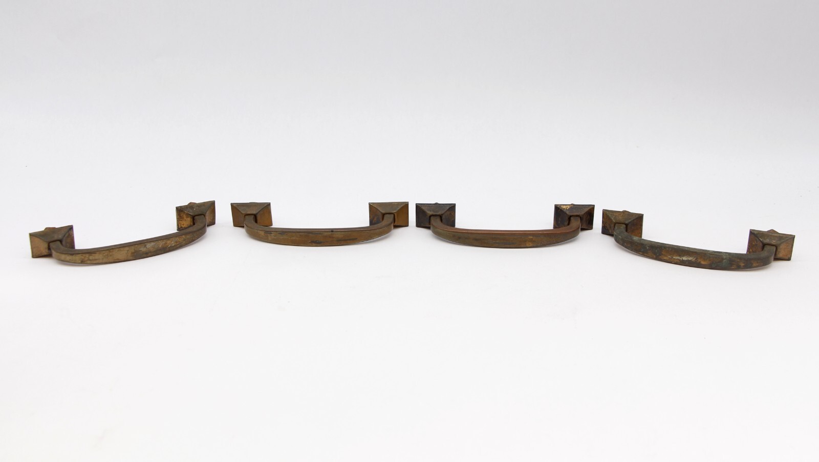 Antique Classic 5 in. Brass Bridge Drawer Pull