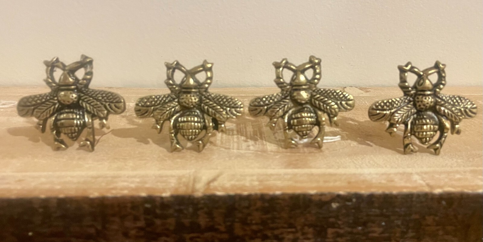 2; Antique-Gold Metal Drawer Pulls Handles Bee Vintage-Brass Cabinet Door Knobs