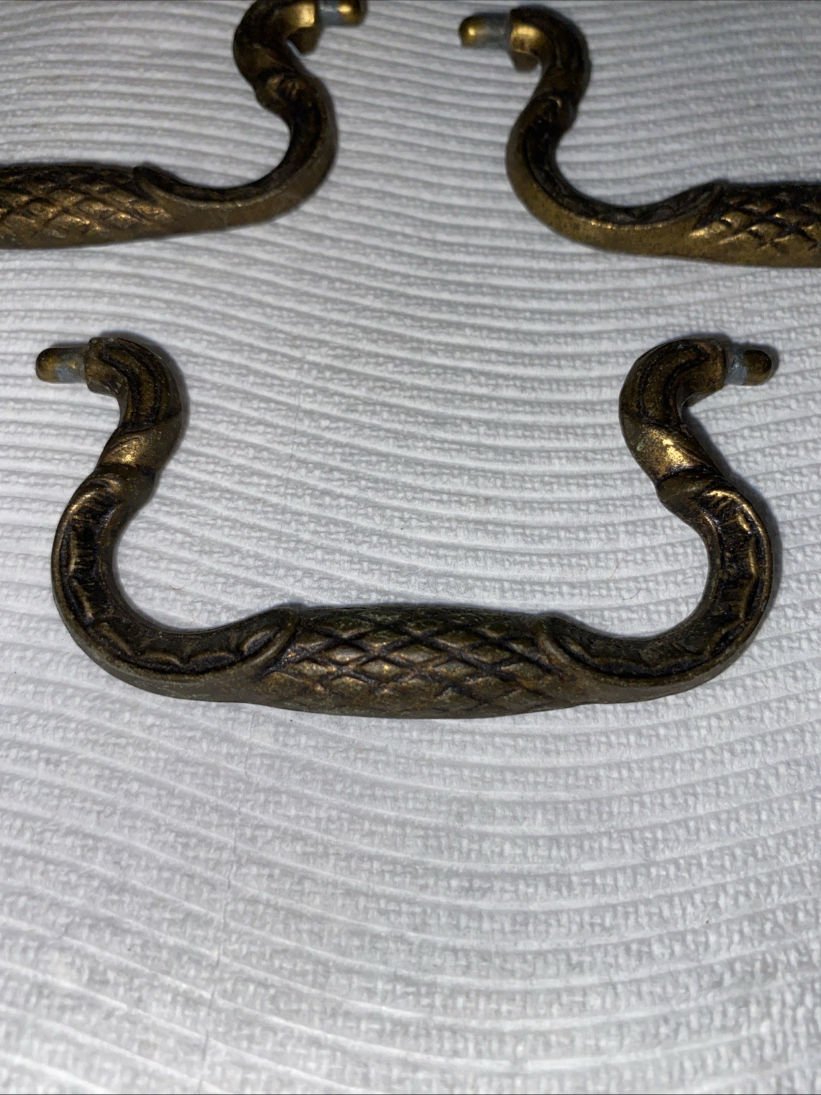 Lot Of 5 Antique Ornate Brass Swan Neck Textured 3″ Drawer Ball Pulls Handles