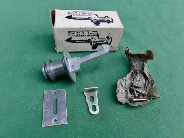 KEIL OF NEW YORK NICKEL CABINET PUSH BUTTON CATCH KNOB NOS