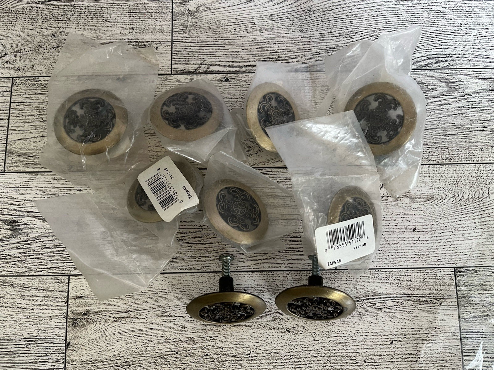 Vintage Floral Brass Door Drawer Cabinet Round Knob Pulls Hardware Lot of 9