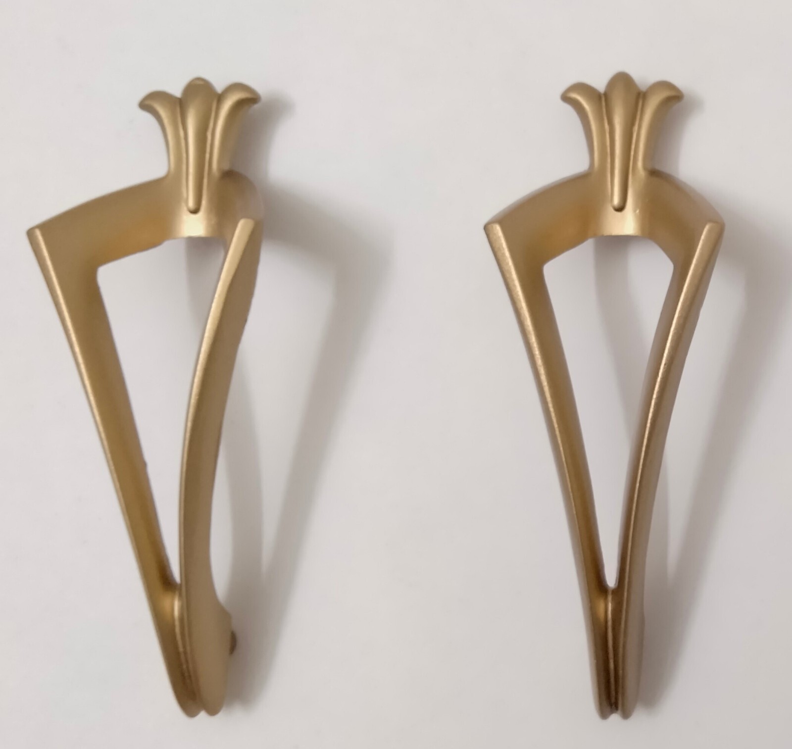7 Art Deco MCM Brass Drawer Pulls 2 Lrg Verticle 3.25″ Mount 5 Sm Round Knobs