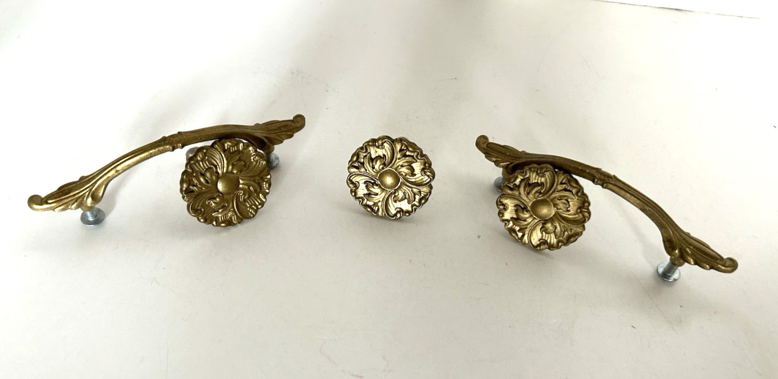 Lot F Vintage Ajax Drawer Cabinet Handles Pulls 3 Knobs 2 Pulls Gold Tone