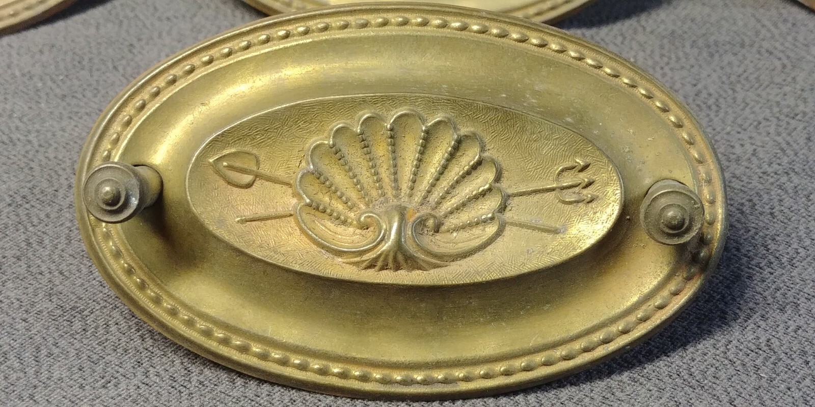 4 Brass Furniture Drawer Pull Back Plate Crossed Trident Clam Shell Bail Antique