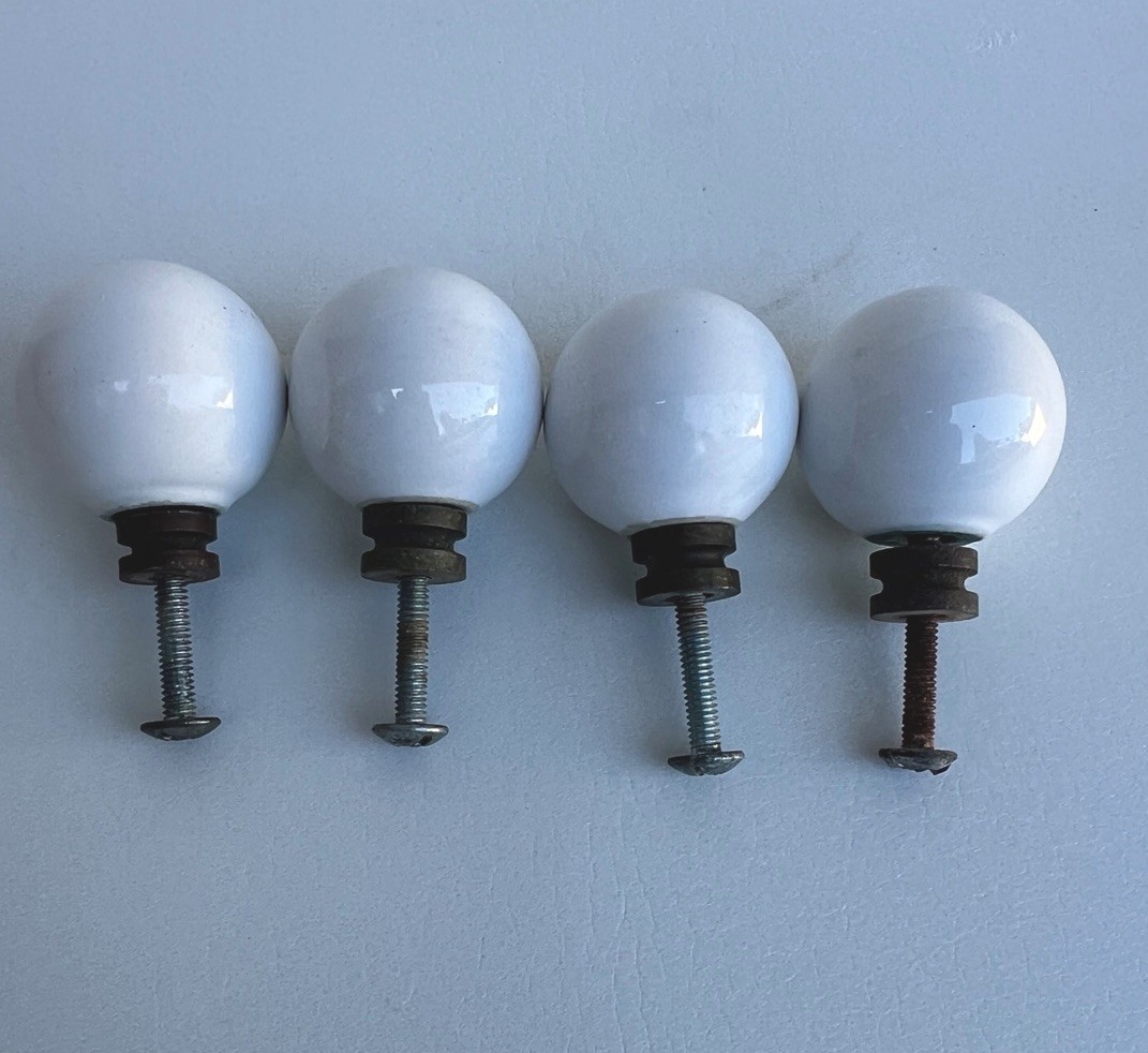 4pc MidCentury Genuine Kipp Stewart Drexel Declaration 1″ Knobs Pulls Porcelain