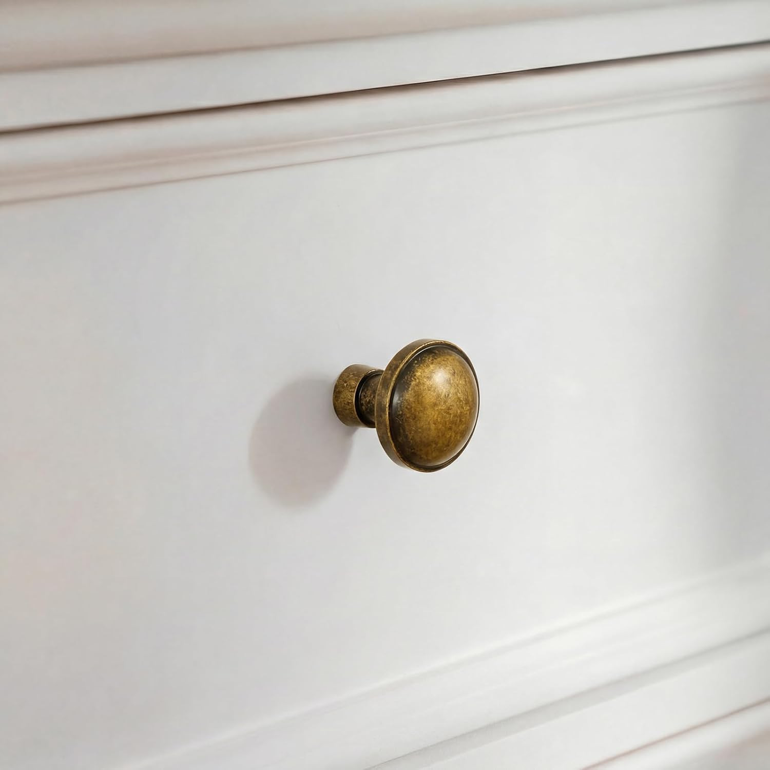 30 Pack Antique Brass Cabinet Knobs 1-1/4″ Vintage Drawer Pulls Zinc Alloy Handl