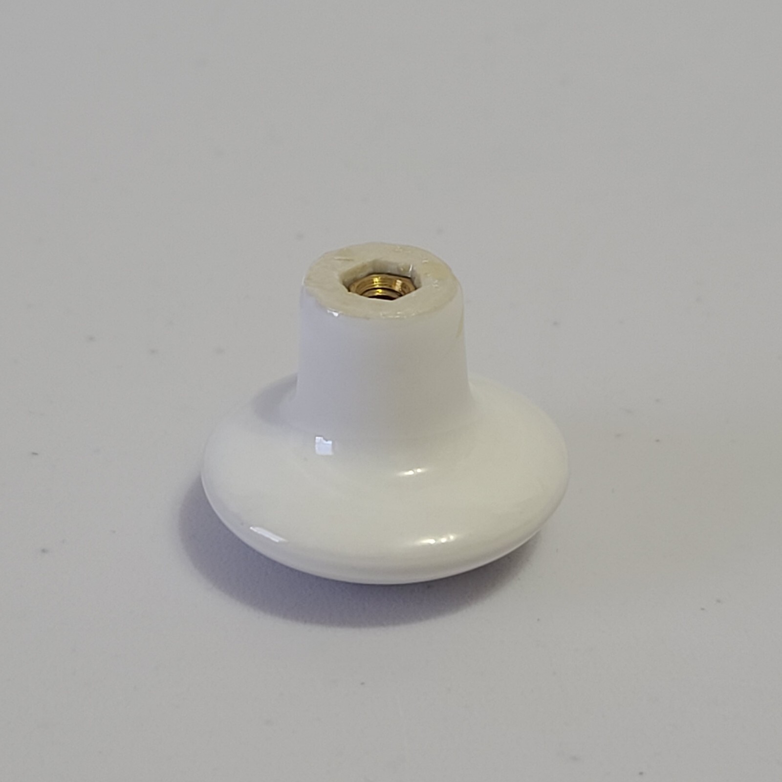 Vintage White Ceramic Floral Bouquet Round Drawer Pull 1 3/8″ *