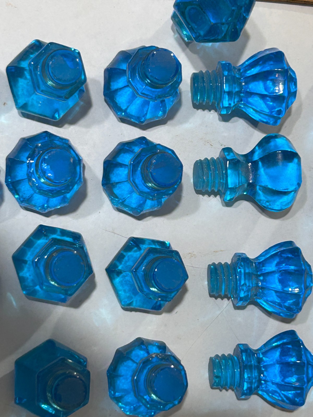 25 BEAUTIFUL ANTIQUE THREADED BLUE GLASS CABINET DOOR DRAWER PULLS KNOBS