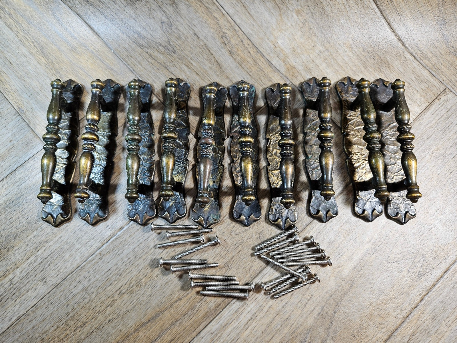 10 Vintage Brass 1977 Amerock Carriage House Drawer Pulls W/ Backplates – Patina