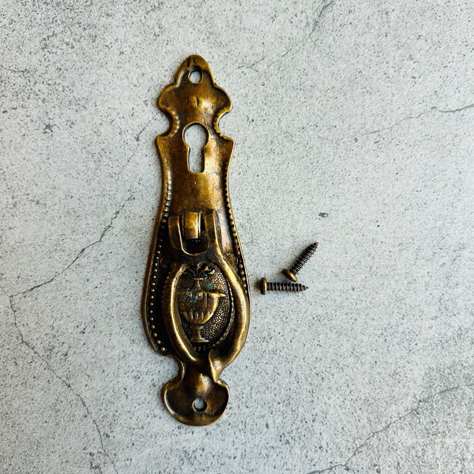 Classic Collection Drawer Pull Furniture Hardware Keyhole with Ring Dropper