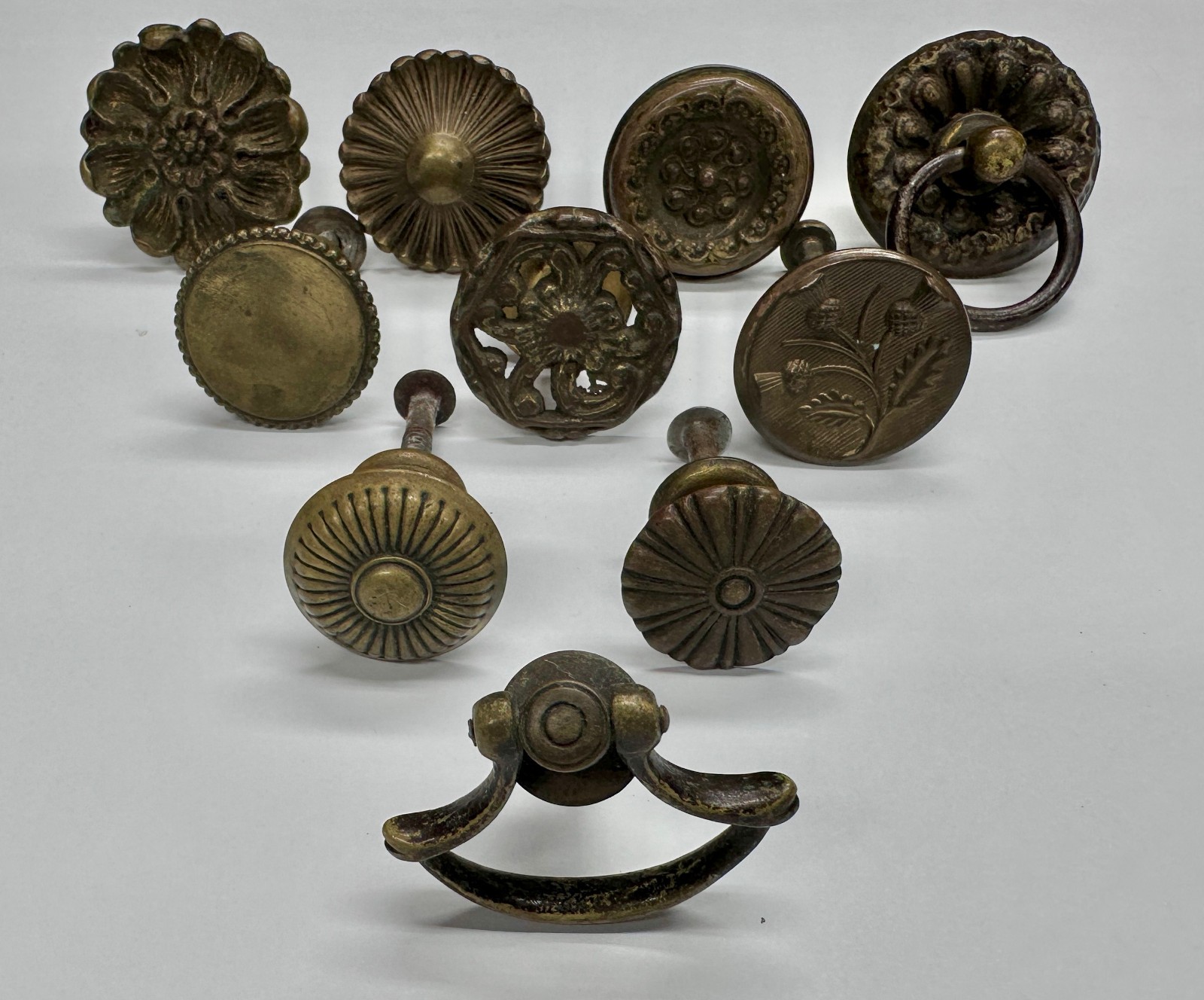 Lot of 10 Antique Brass Round Ornate Dresser Drawer Cabinet Pulls Knobs