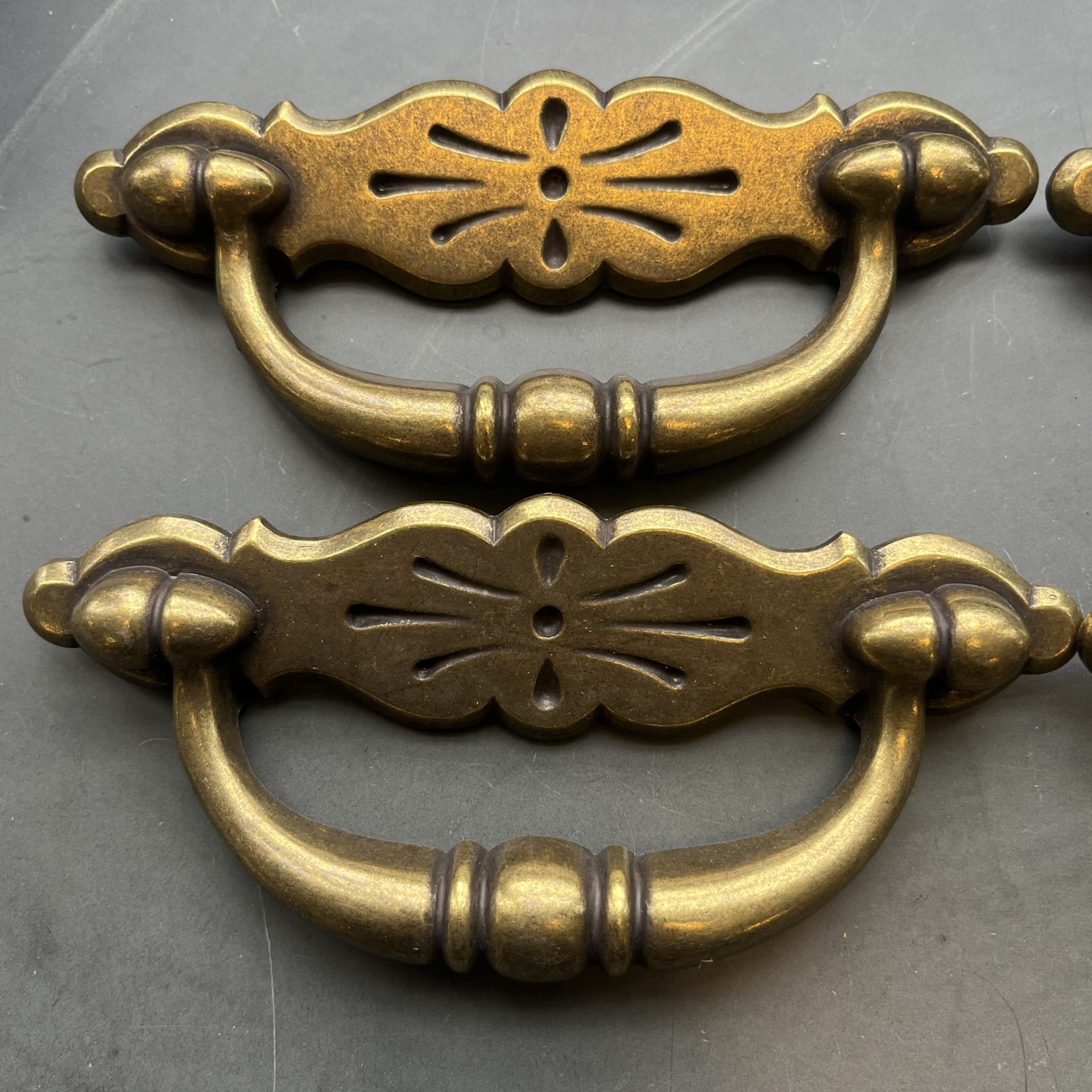 VTG Brass Colonial Chippendale Batwing Drawer Pull 4″ center Lot Of 4 Cottage