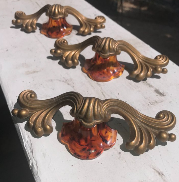 Six Vintage Art Deco Drawer Pulls Handles Knobs Bakelite Celluloid With Screws