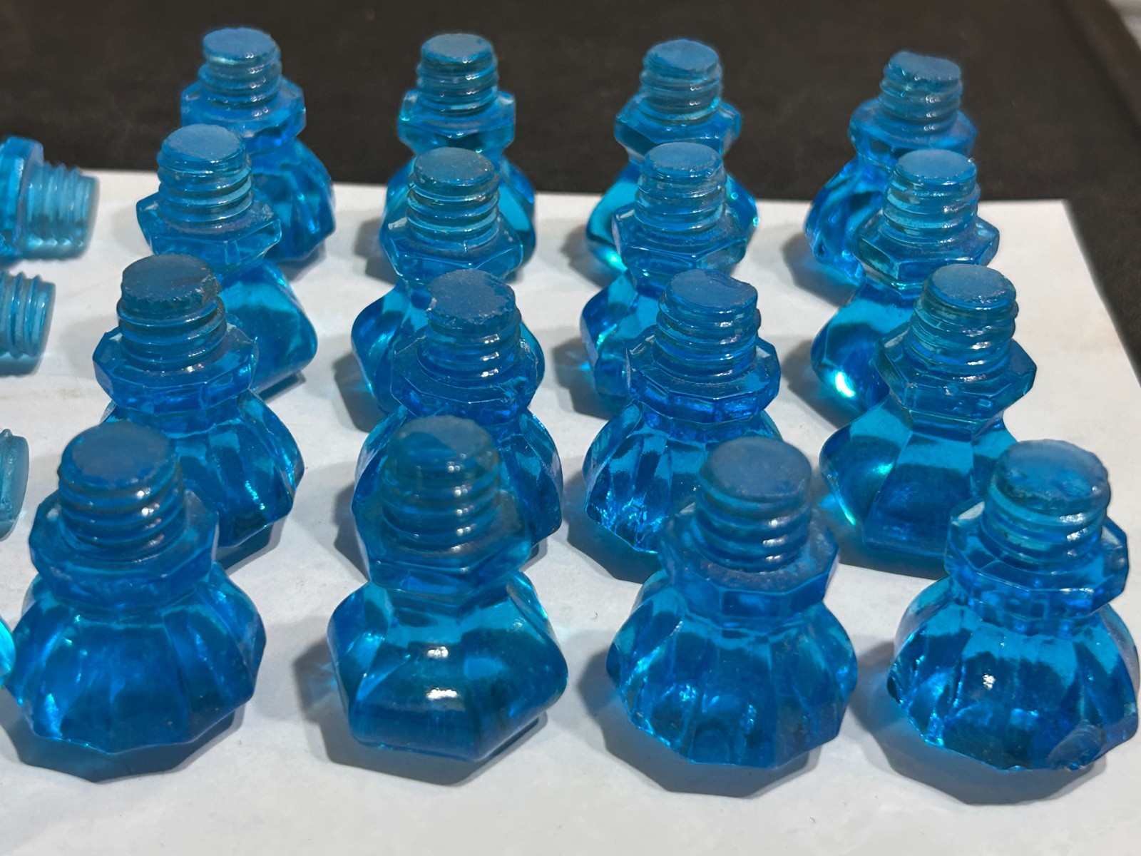 25 BEAUTIFUL ANTIQUE THREADED BLUE GLASS CABINET DOOR DRAWER PULLS KNOBS