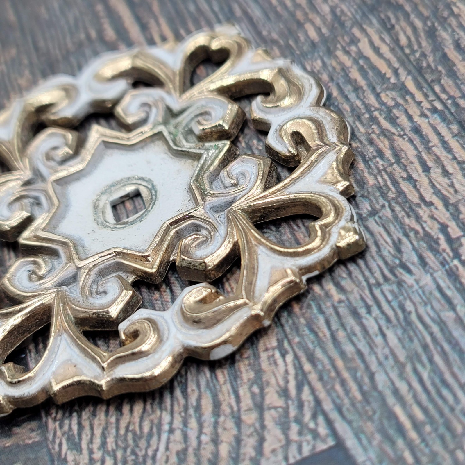 Vintage Provincial Back Plate Ornate Gold & White