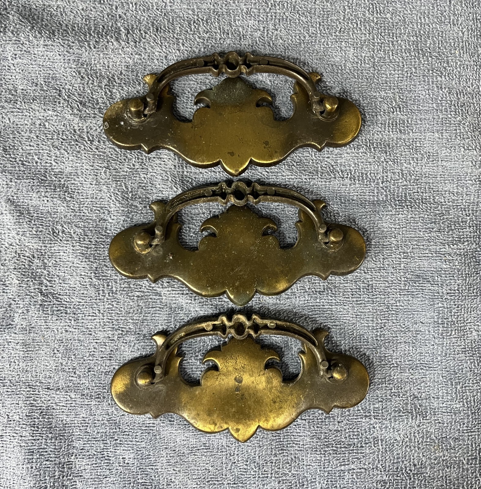 Vintage Drawer Handle Pulls – Large Drop Bail Pull Handles – Brass – Set of 3