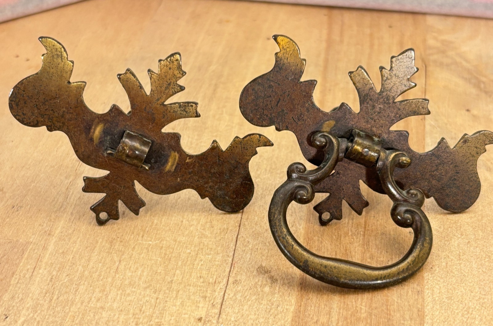 Lot 7 Chippendale Style Swinging Batwing Antique Pulls, Larger 3.25″w