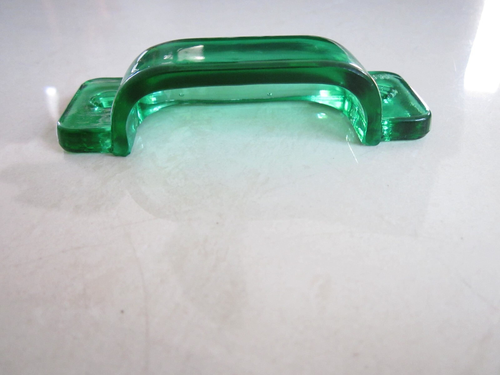 2 EMERALD GREEN GLASS CABINT PULLS DRAWER HANDELS VINTAGE STYLE