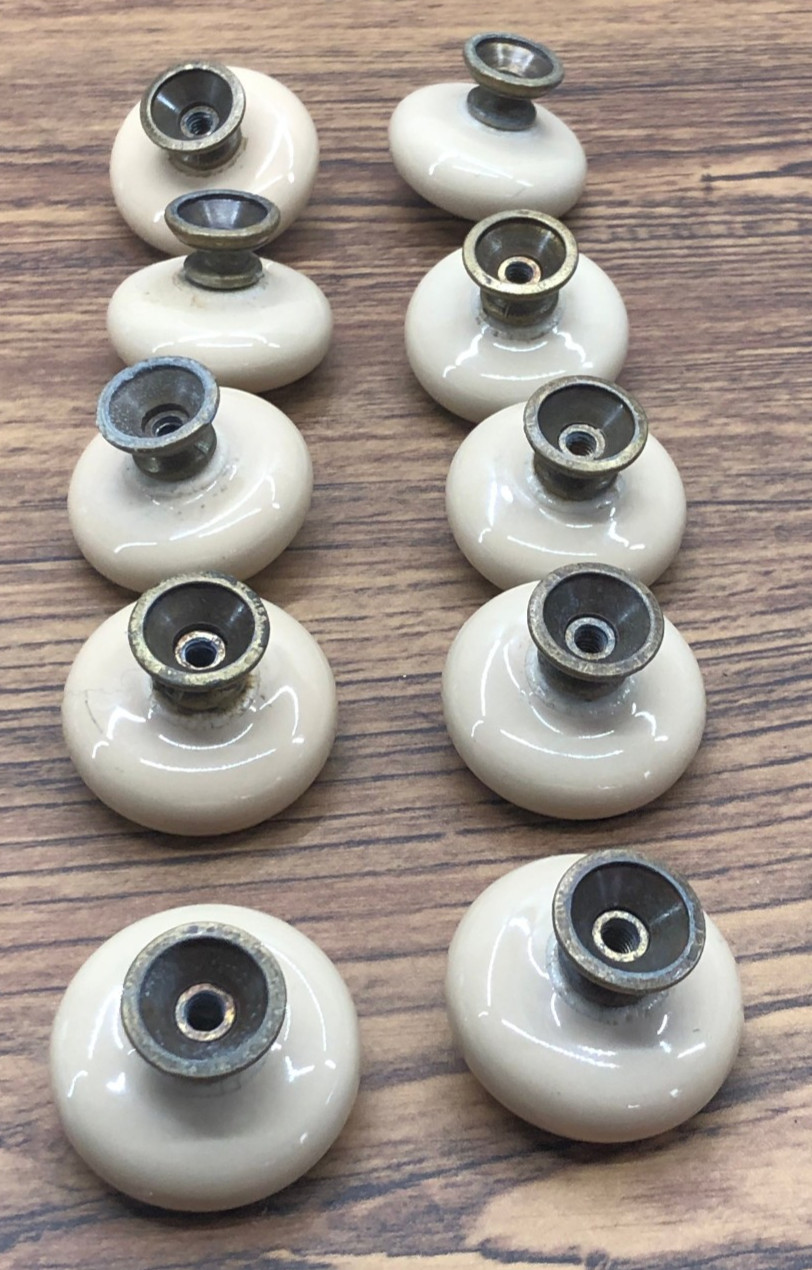 Vtg Lot of 10 Beige Porcelain Ceramic Cabinet Knobs Pulls 1.25″ Wide #085
