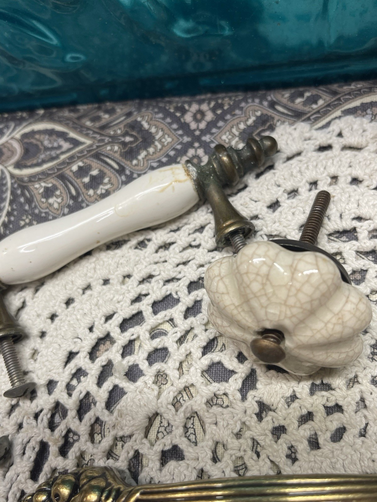 Vintage Lot (11) Miscellaneous Drawer/Cabinet Pulls/Knobs – Some Aged With Wear